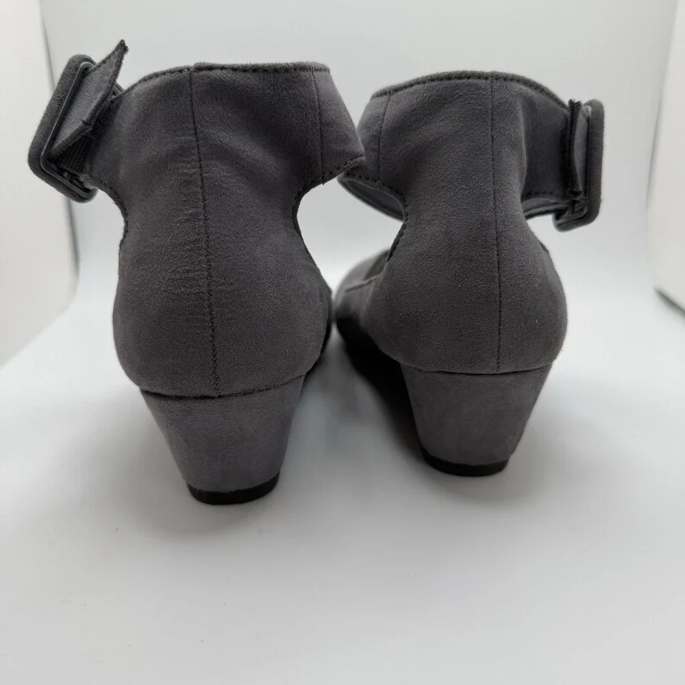 DexFlex Comfort J. Renee Gray Faux Suede Wedge Strap Heels Women's‎ 6.5 EU 38